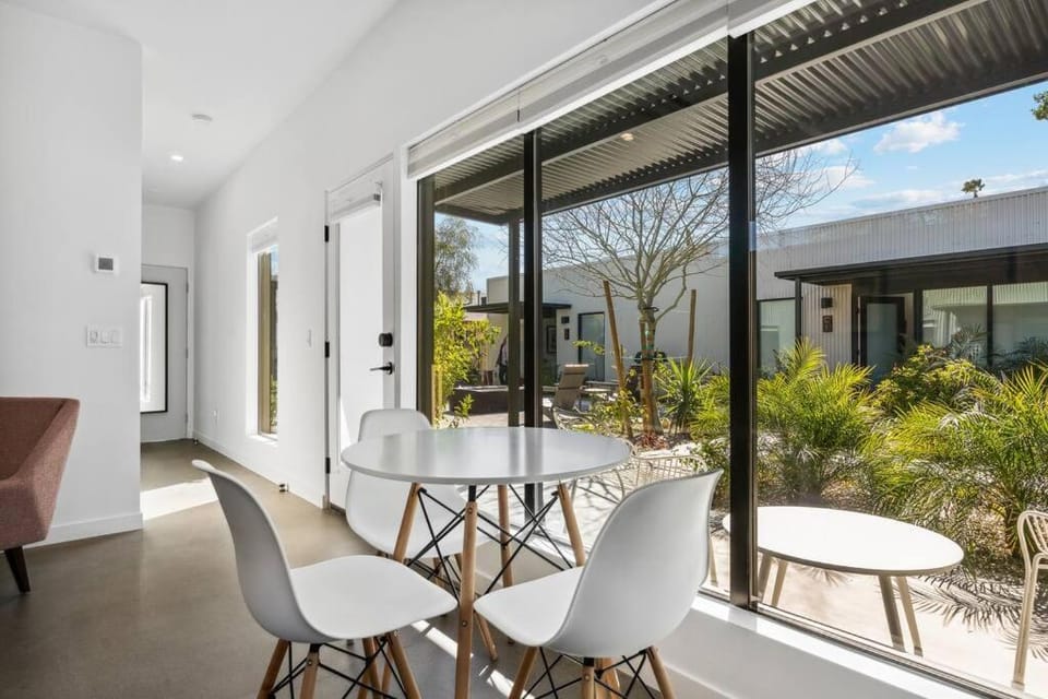 Modern 1-bedroom Apartment - 80 Walkscore! Apartment in Phoenix