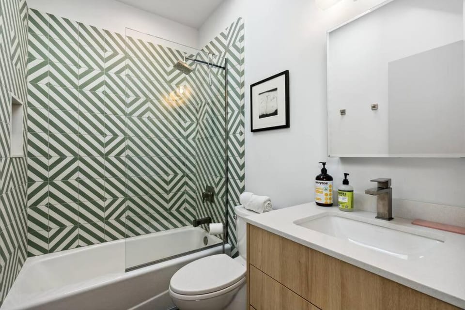 Unique Design 2-bedroom Apartment - 80 Walkscore! Apartment in Phoenix