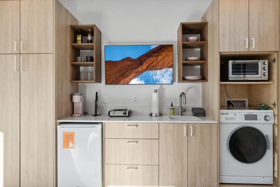 Unique Design 2-bedroom Apartment - 80 Walkscore! Apartment in Phoenix