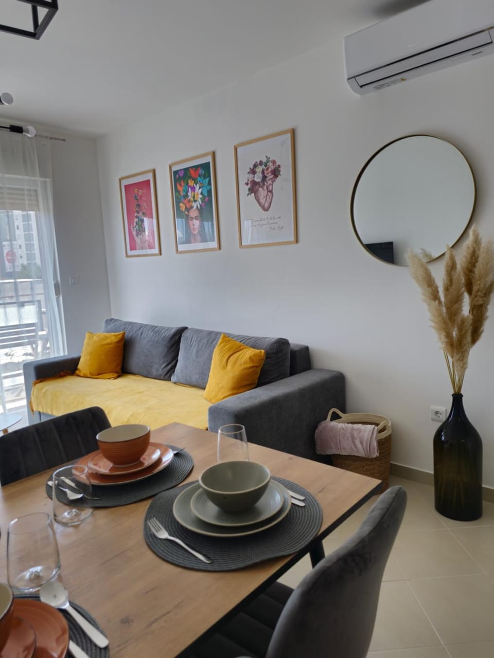 Living room, Dining area