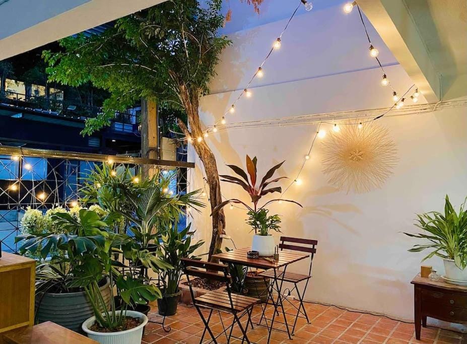 Flip Flop In Townhouse House in Bangkok
