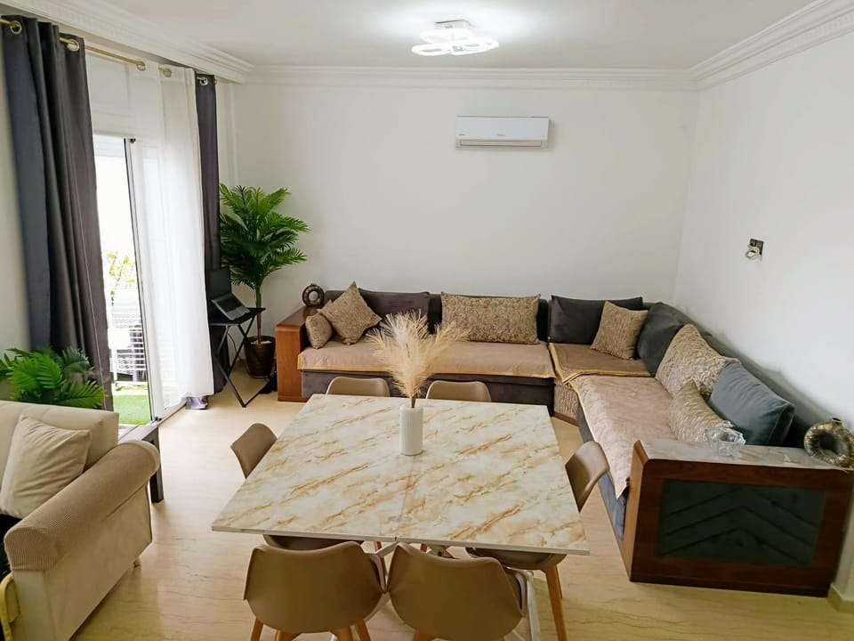 Living room, Seating area, air conditioner