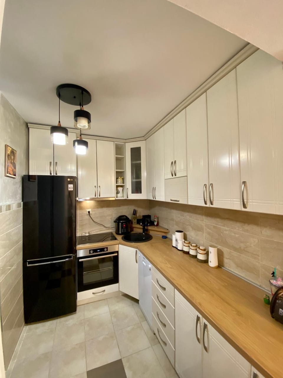 Coffee/tea facilities, Kitchen or kitchenette, dishwasher, oven, stove, toaster