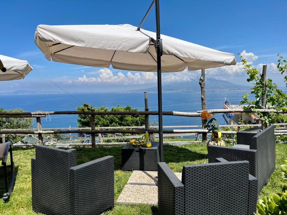 Day, Garden, Balcony/Terrace, Living room, Mountain view, Sea view