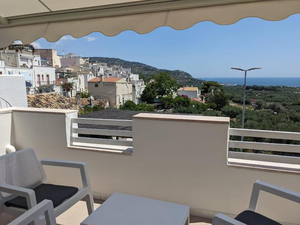 Natural landscape, Balcony/Terrace, Seating area, Mountain view, Sea view
