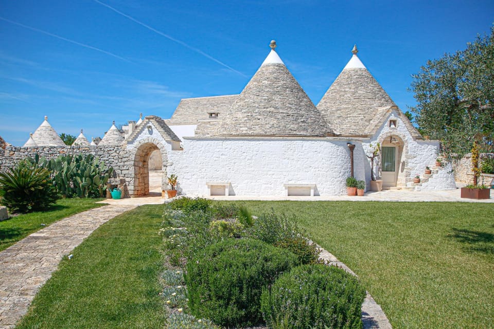 Property building, Garden, Garden view, Landmark view