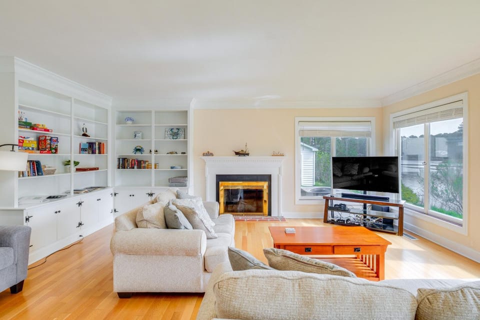 15 Mi to Gloucester: Waterfront Mathews Home! House in Virginia