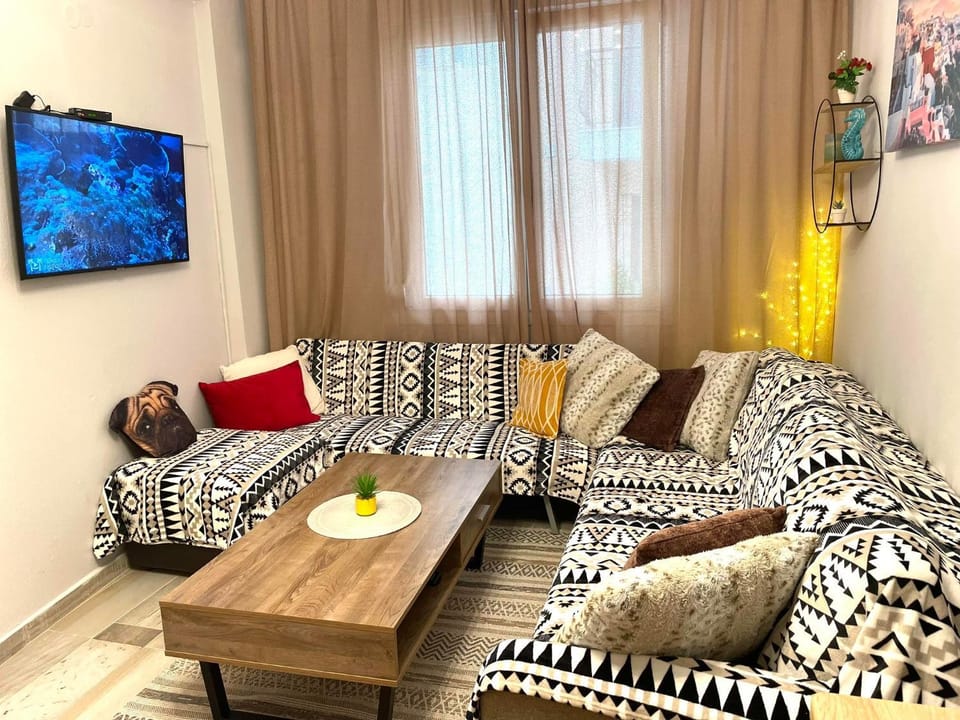 TV and multimedia, Living room, Seating area