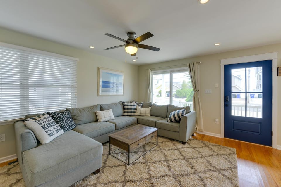 Avalon Vacation Rental w/ Porch & Grill! House in Avalon