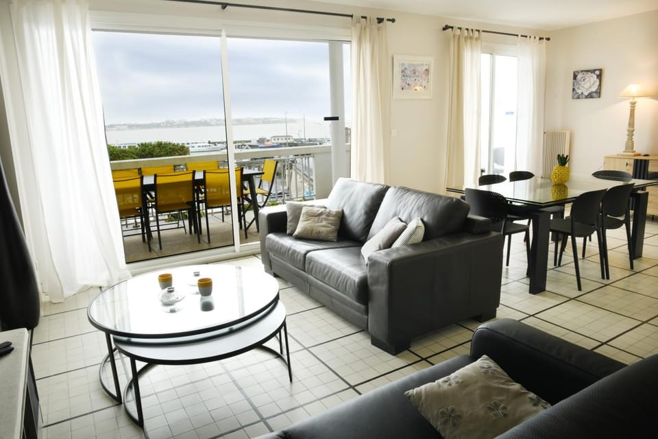 TV and multimedia, Balcony/Terrace, Living room, Dining area