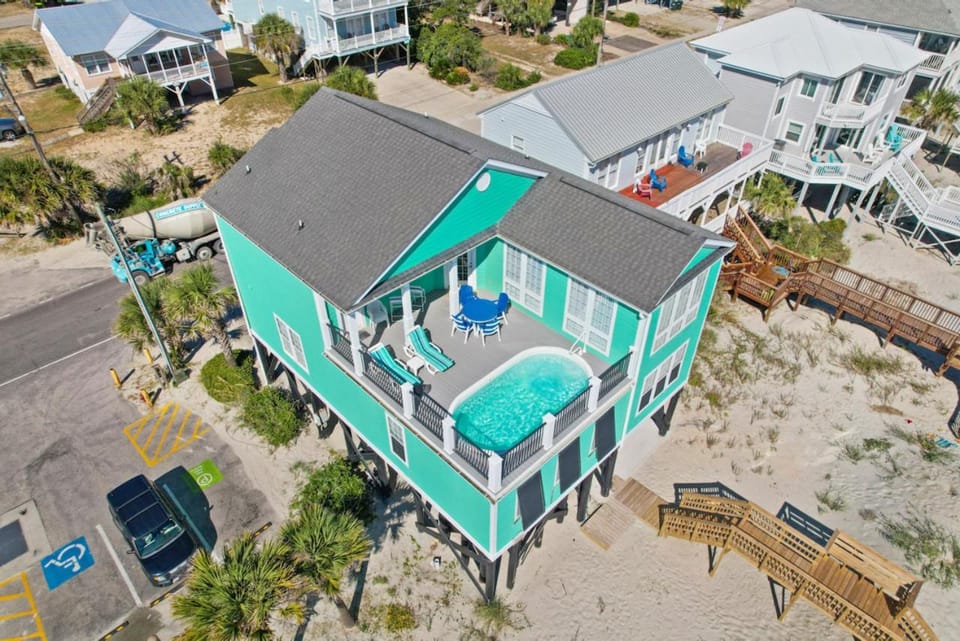Property building, Day, Bird's eye view, Balcony/Terrace, Beach, Swimming pool, Parking