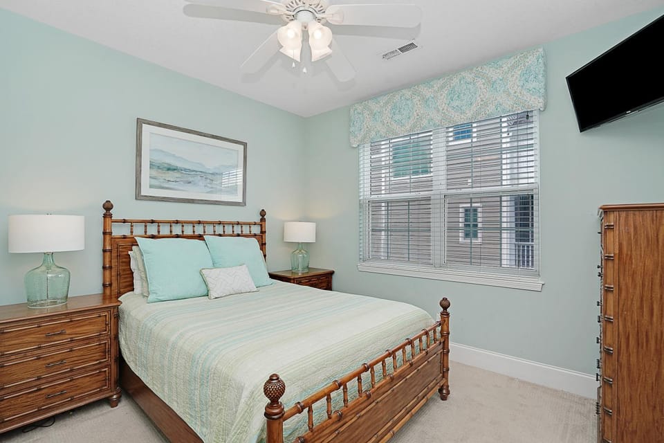 Bed, TV and multimedia, Bedroom, furniture, air conditioner