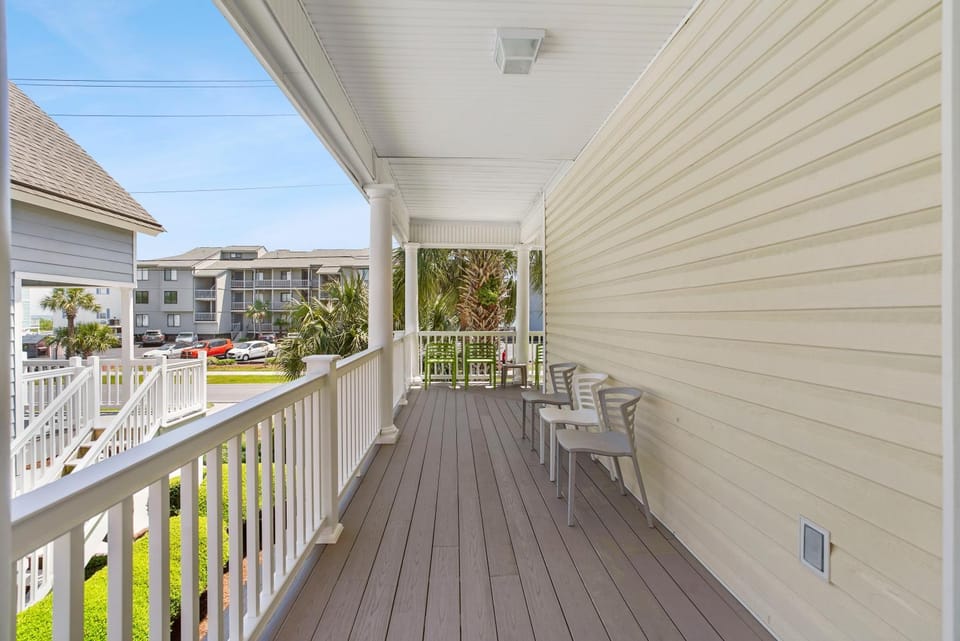 Day, Balcony/Terrace, Seating area, Dining area