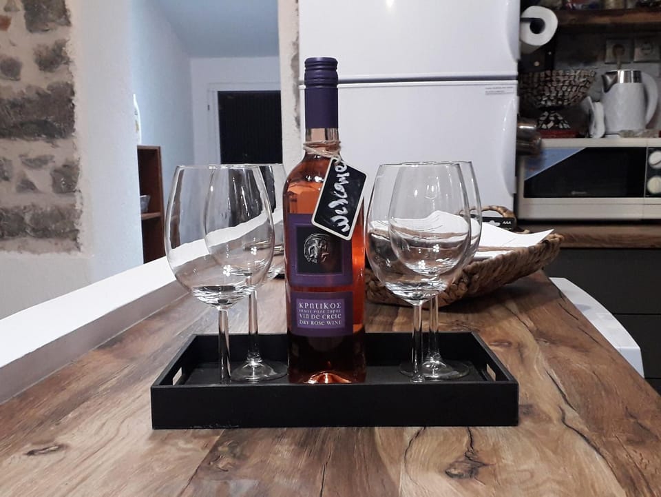 Kitchen or kitchenette, Alcoholic drinks