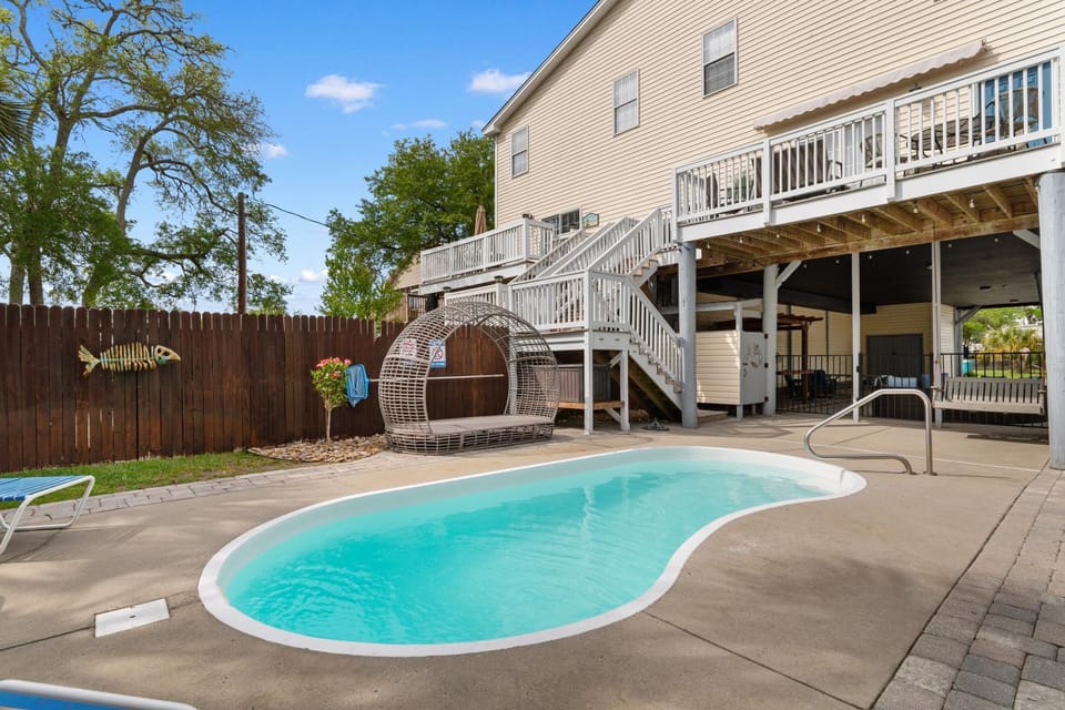 Sun Sational House in Garden City