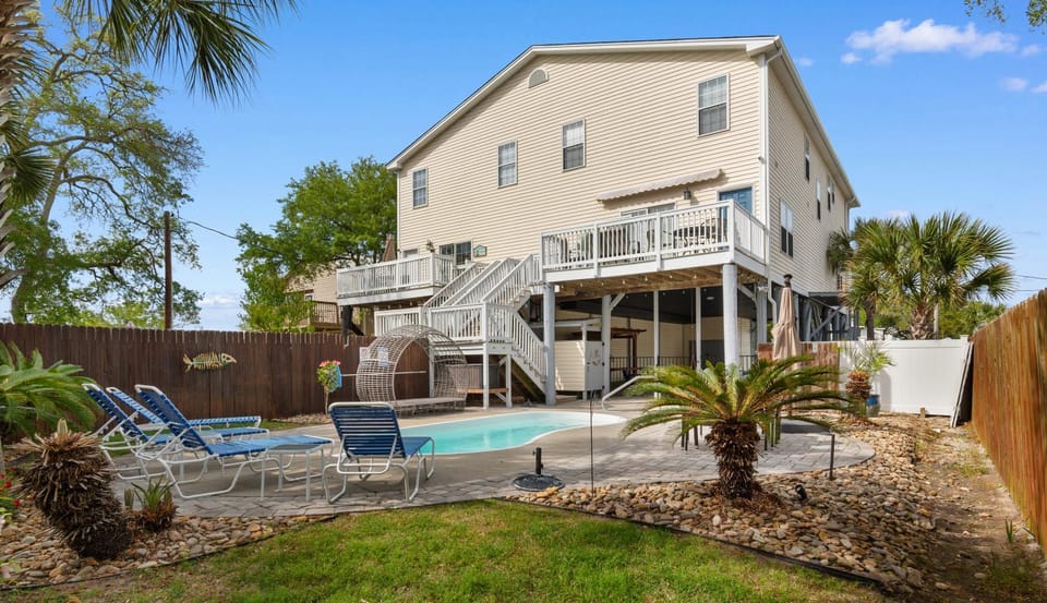 Sun Sational House in Garden City