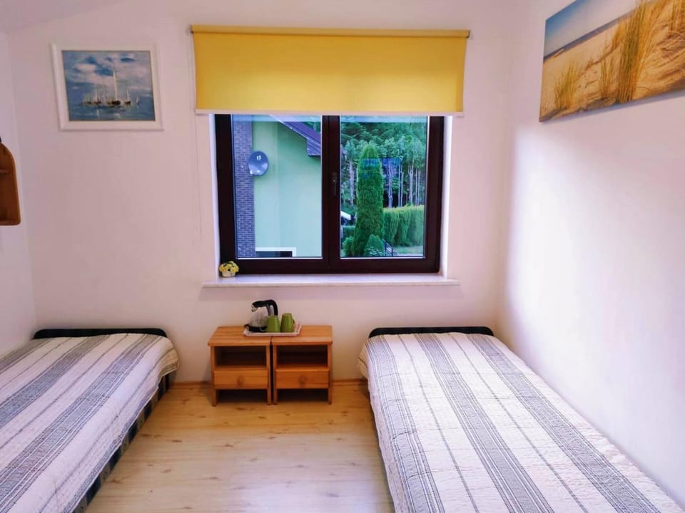 Bed, Photo of the whole room, Quiet street view