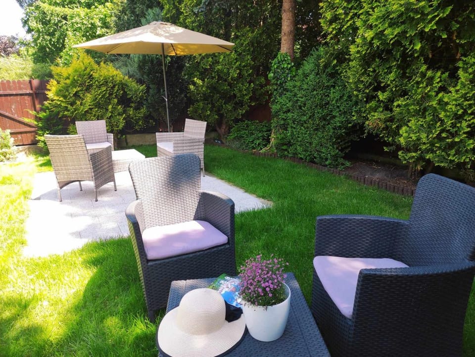 Garden, Seating area