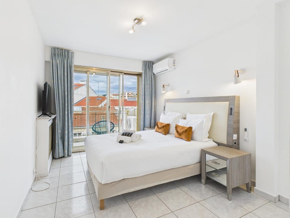 Bed, TV and multimedia, Bedroom, air conditioner