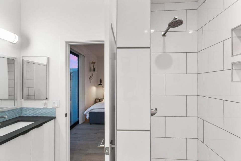 Poolside Studio w Rooftop Deck - Walk to Old Town Apartment in Scottsdale