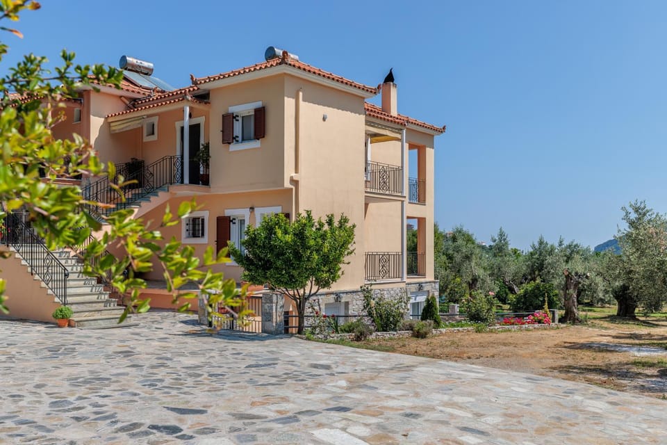Glyna House House in Sporades, Greece