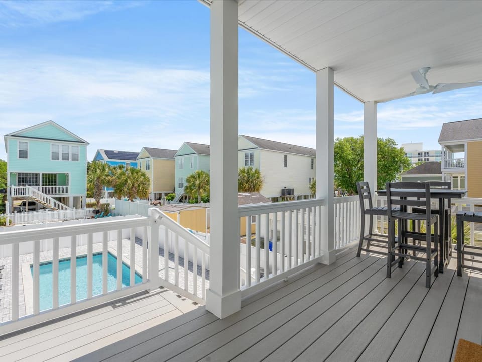 Day, Neighbourhood, Balcony/Terrace, Seating area, Pool view, Swimming pool