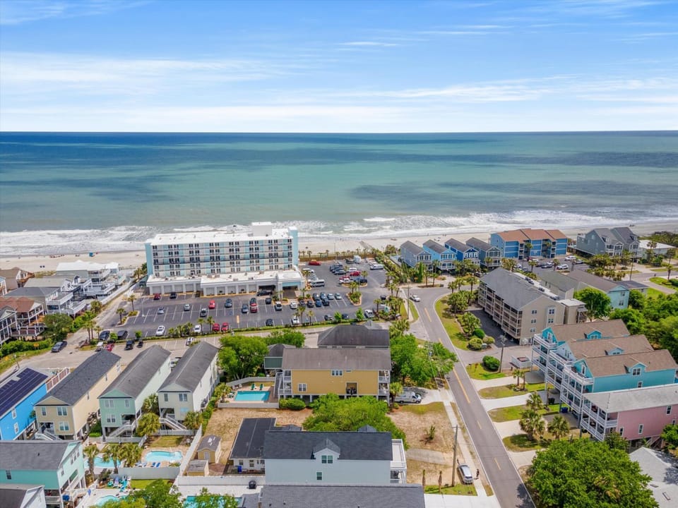 Property building, Day, Neighbourhood, Bird's eye view, Beach, Sea view, Swimming pool, Parking