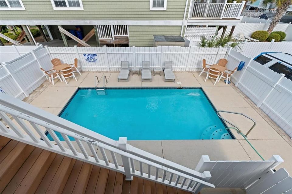 Property building, Patio, Day, Seating area, Swimming pool
