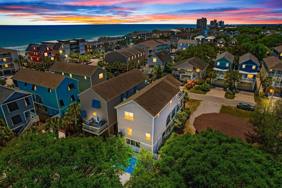 Property building, Neighbourhood, Bird's eye view, Beach, Sea view, Sunset
