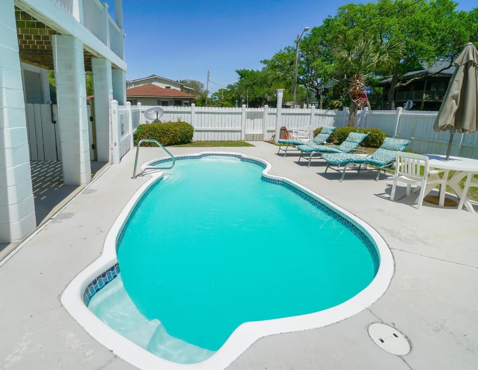 Day, Summer, Garden, Seating area, Swimming pool