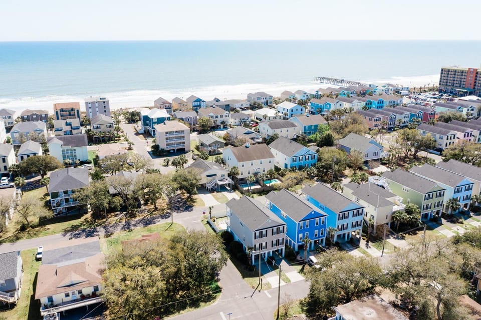 Property building, Day, Neighbourhood, Bird's eye view, Beach