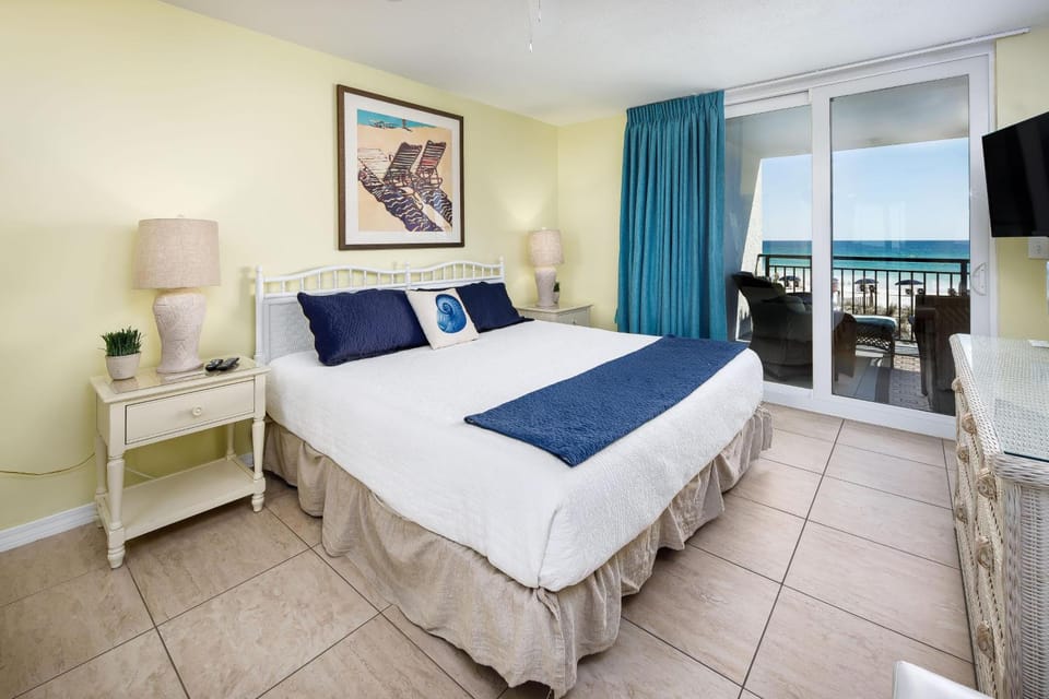 Nautilus 1203 - Gulf Front 2 BR 2 BA 2nd FLR House in Okaloosa Island