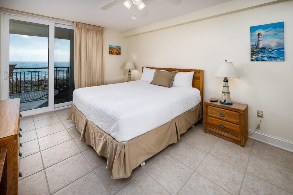 Nautilus 1204 - Gulf Front - 2 BR 2 BA 2nd FLR House in Okaloosa Island