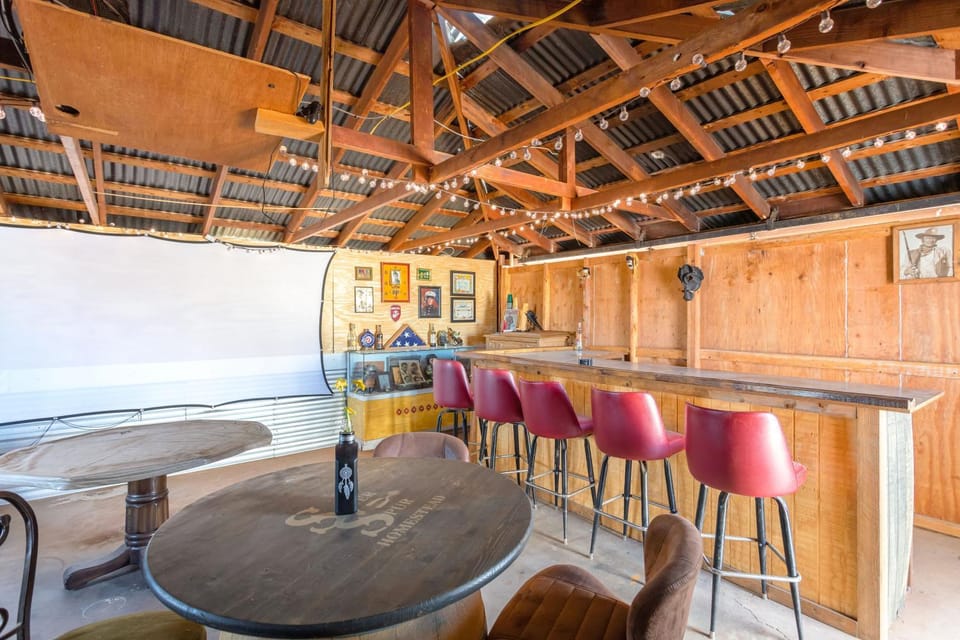 Lounge or bar, Seating area