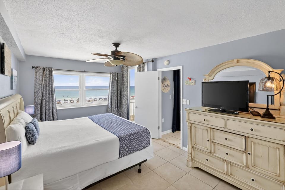 Nautilus 1305 - Gulf Front 1 BR - 3rd Floor House in Okaloosa Island