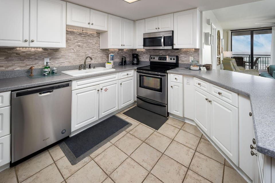 Nautilus 1306 - Gulf Front 2 BR 2 BA - 3rd Floor House in Okaloosa Island