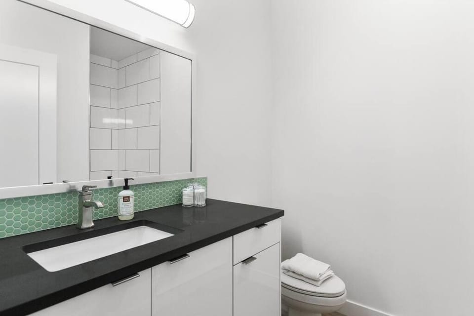 Large Studio Rooftop & Poolside - Walk to Old Town Apartment in Scottsdale