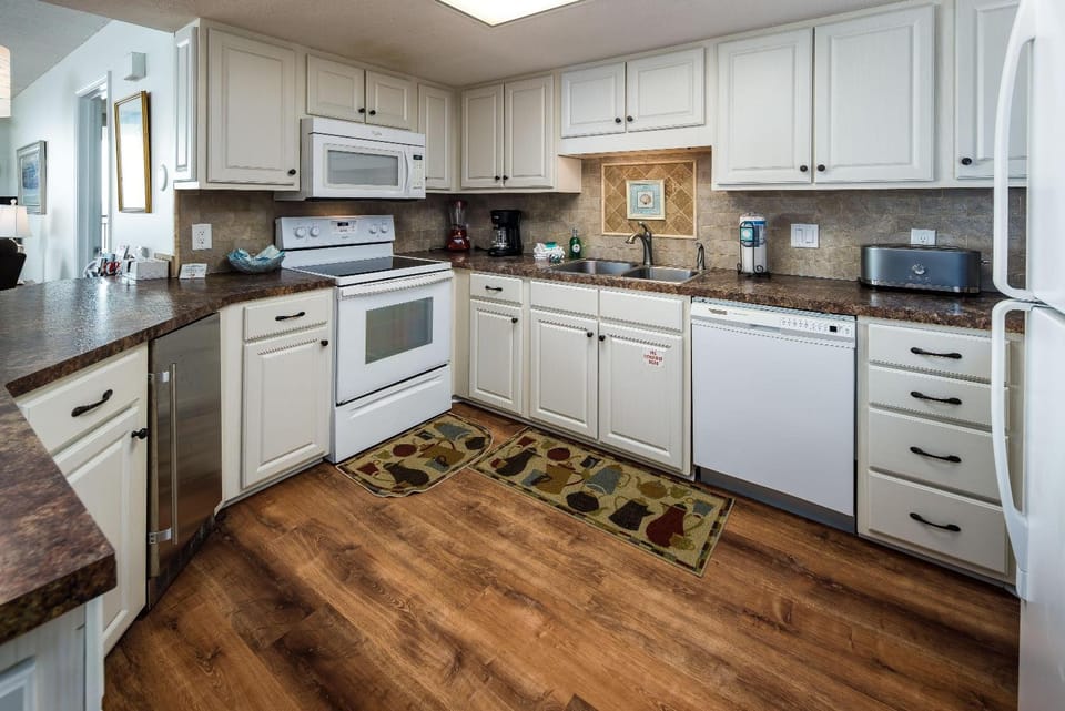 Nautilus 1404 - Gulf Front 2 Bedroom - 4th Floor House in Okaloosa Island