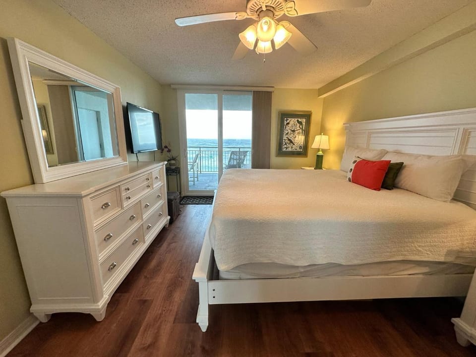 Nautilus 1404 - Gulf Front 2 Bedroom - 4th Floor House in Okaloosa Island