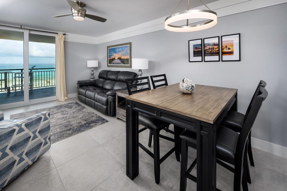 Nautilus 1406 Gulf Front 2 BR 2 BA 4th FLR House in Okaloosa Island