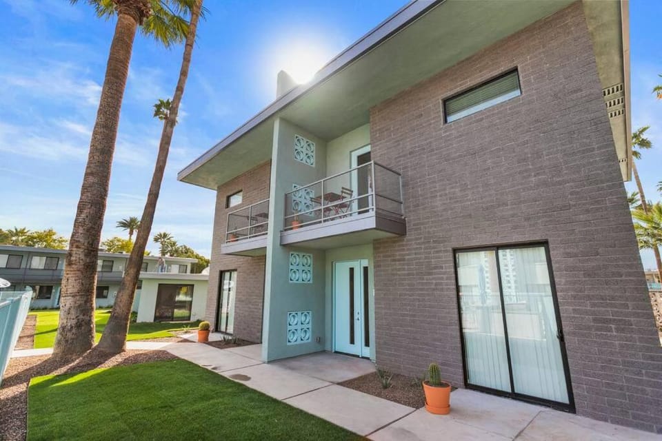 Funky Scottsdale Modern Micro Studio - Walk to OT Apartment in Scottsdale