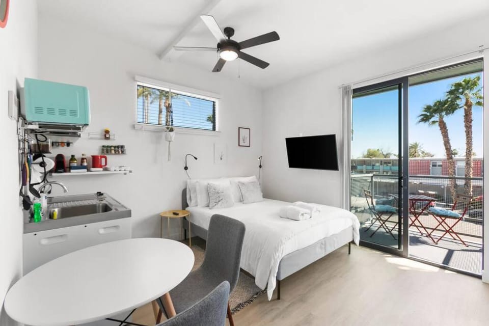 Funky Scottsdale Modern Micro Studio - Walk to OT Apartment in Scottsdale