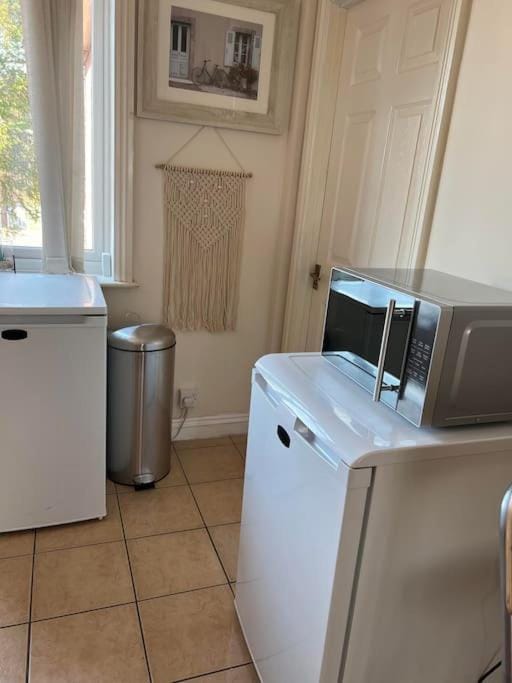 1 bedroom flat sleeps 4 in Abingdon Oxfordshire Apartment in South Oxfordshire District