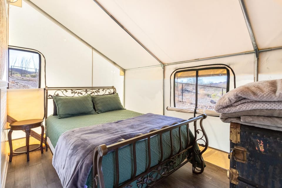Bed, Bedroom