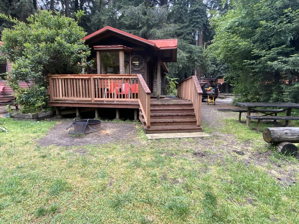 Big Sur Campground and Cabins Cabin in Sierra Nevada