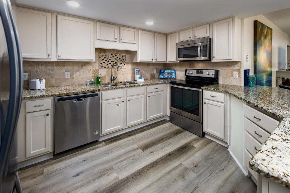 Nautilus 1506 - Gulf Front 2 BR 2 BA 5th FLR House in Okaloosa Island