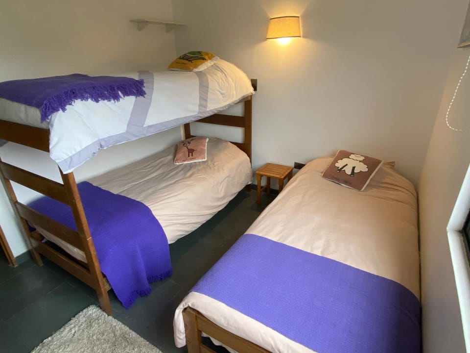 Bed, Bedroom, bunk bed