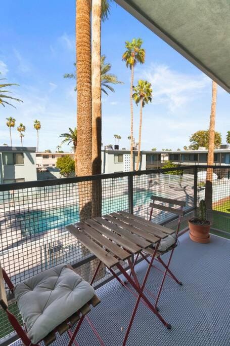 Oldtown Micro Studio Pool View Apartment in Scottsdale