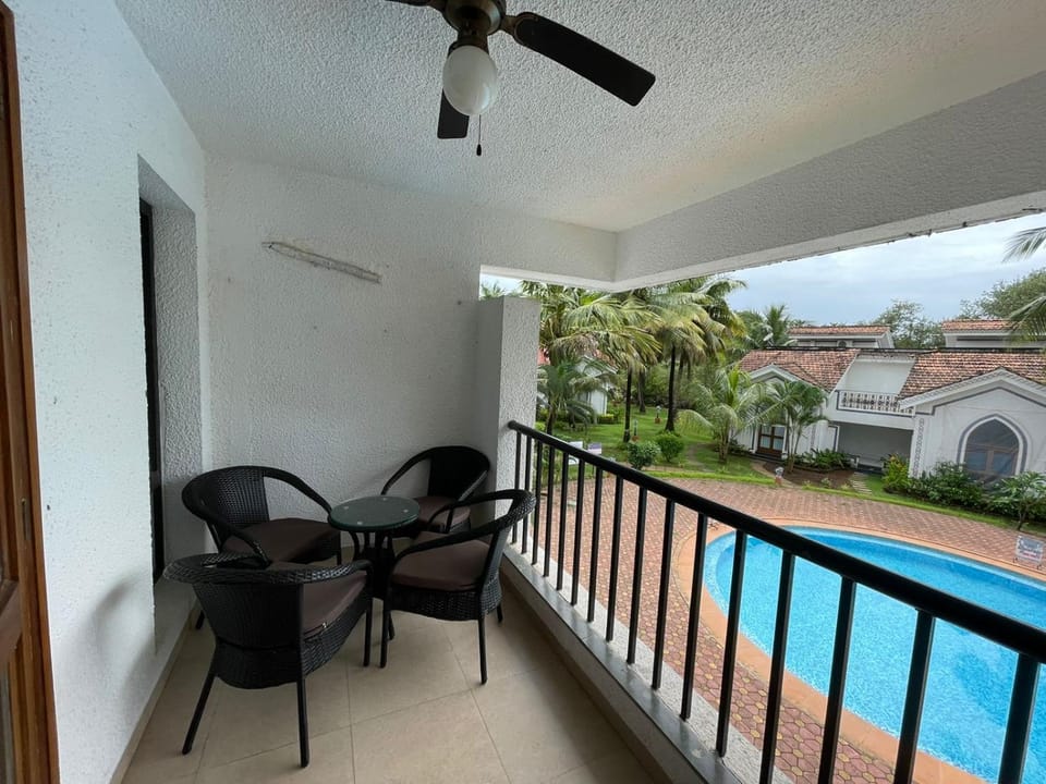 Balcony/Terrace, Pool view, Swimming pool