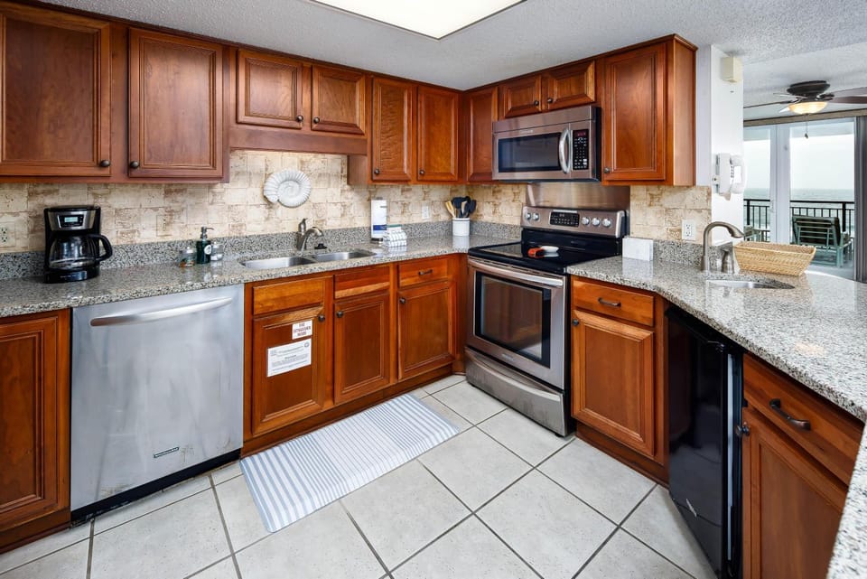 Nautilus 1702 Gulf Front Large 2 BR 2 BA Penthouse 7th Floor House in Okaloosa Island